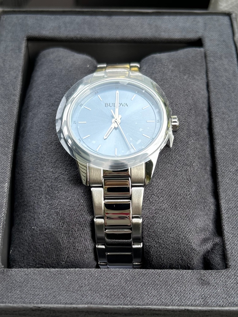 Bulova NIB Ladies Elegant Timeless Luxury Blue Dial Stainless Steel Bracelet. - Picture 5 of 8